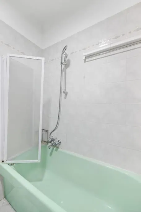 La Piscine - Bord De Mer - Clim - Parking Inclus Petite Place مينتون 0*,  فرنسا
